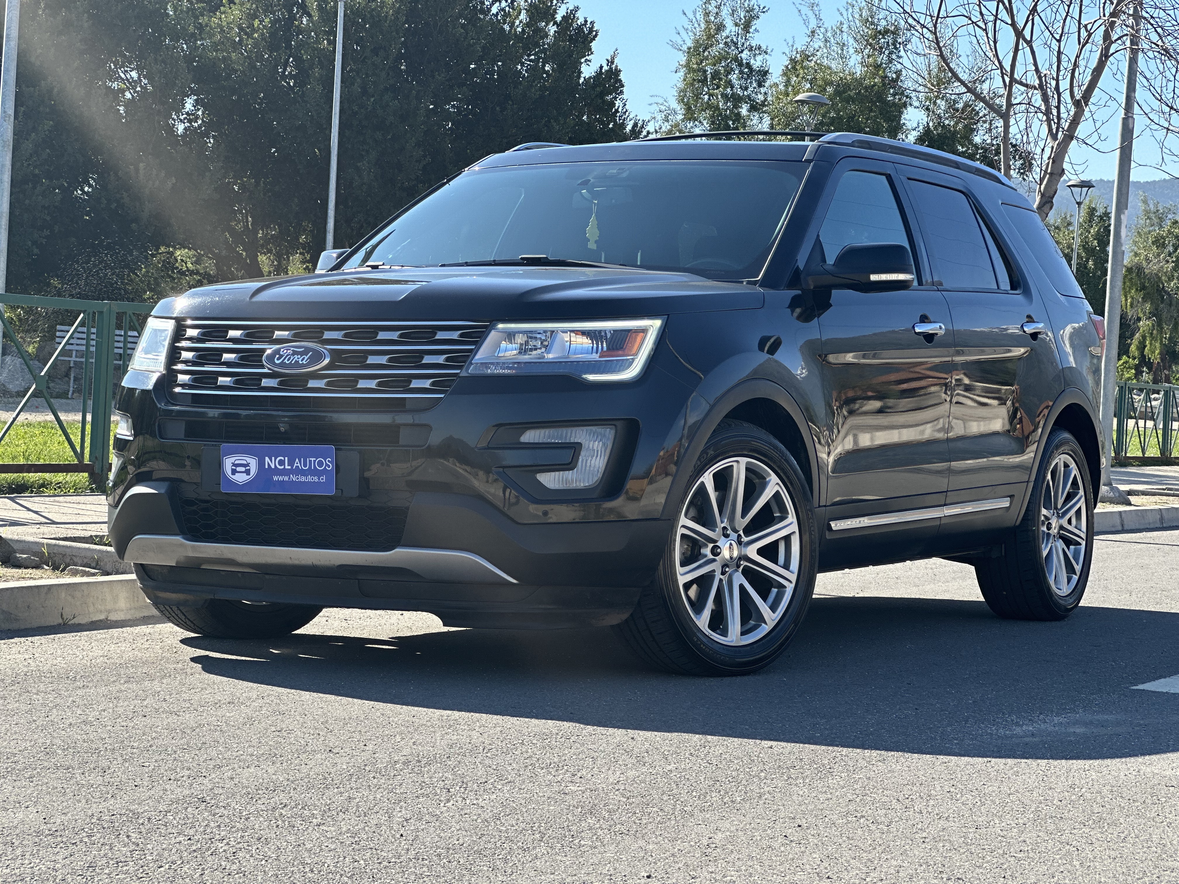 Ford Explorer Limited  2018 Negro perlado