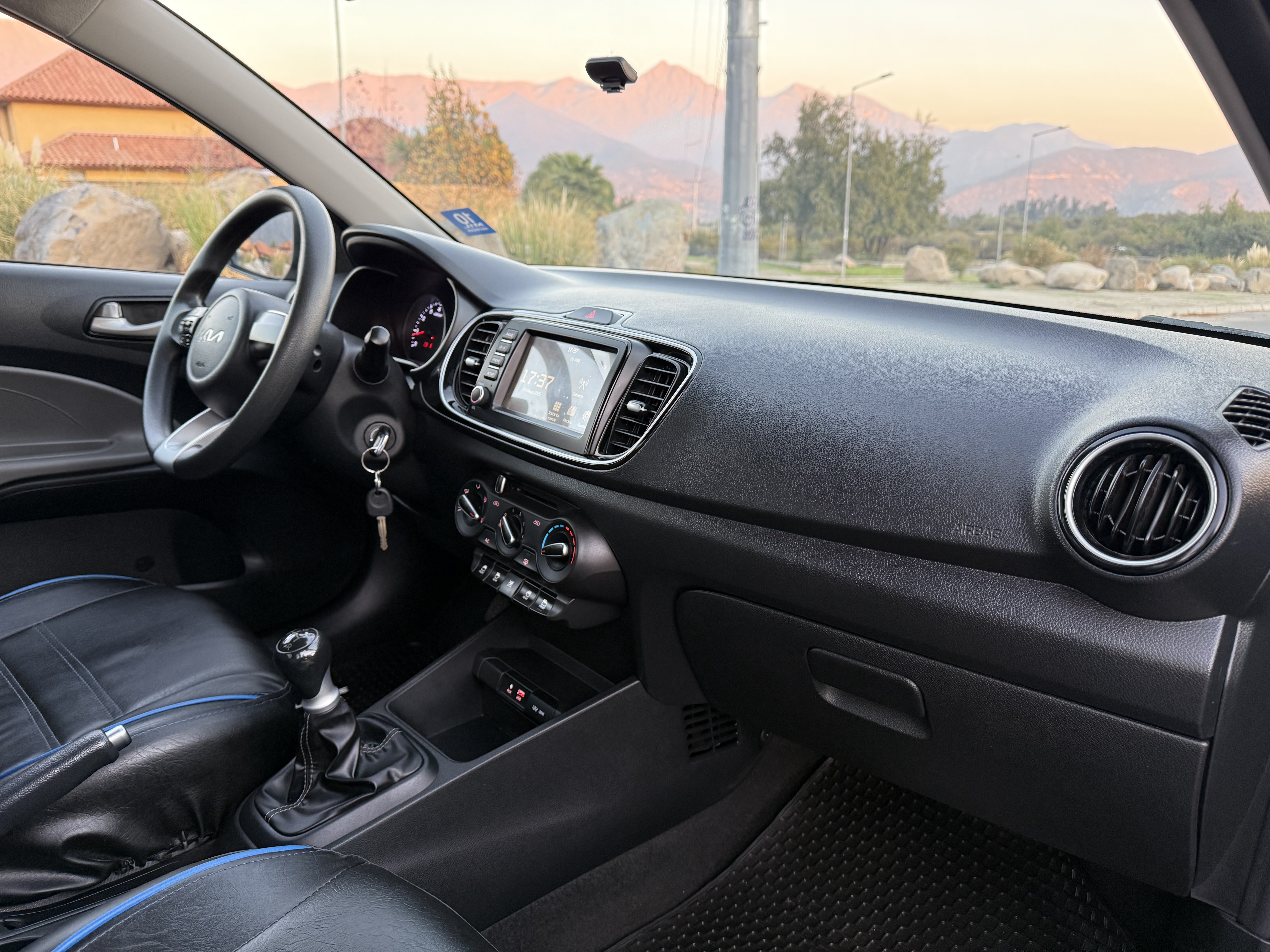 /uploads/vehicles/IOyG7PGTLK3dTWdtD659/imagen_12.jpeg