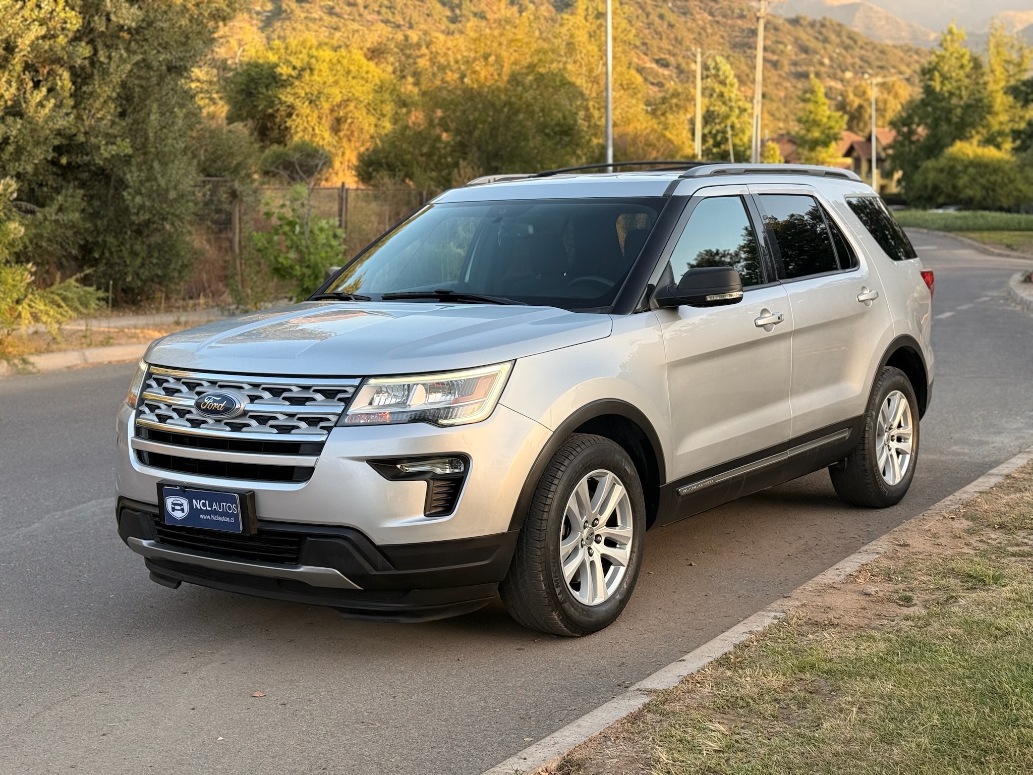 Ford Explorer XLT 3.5 2019 Gris