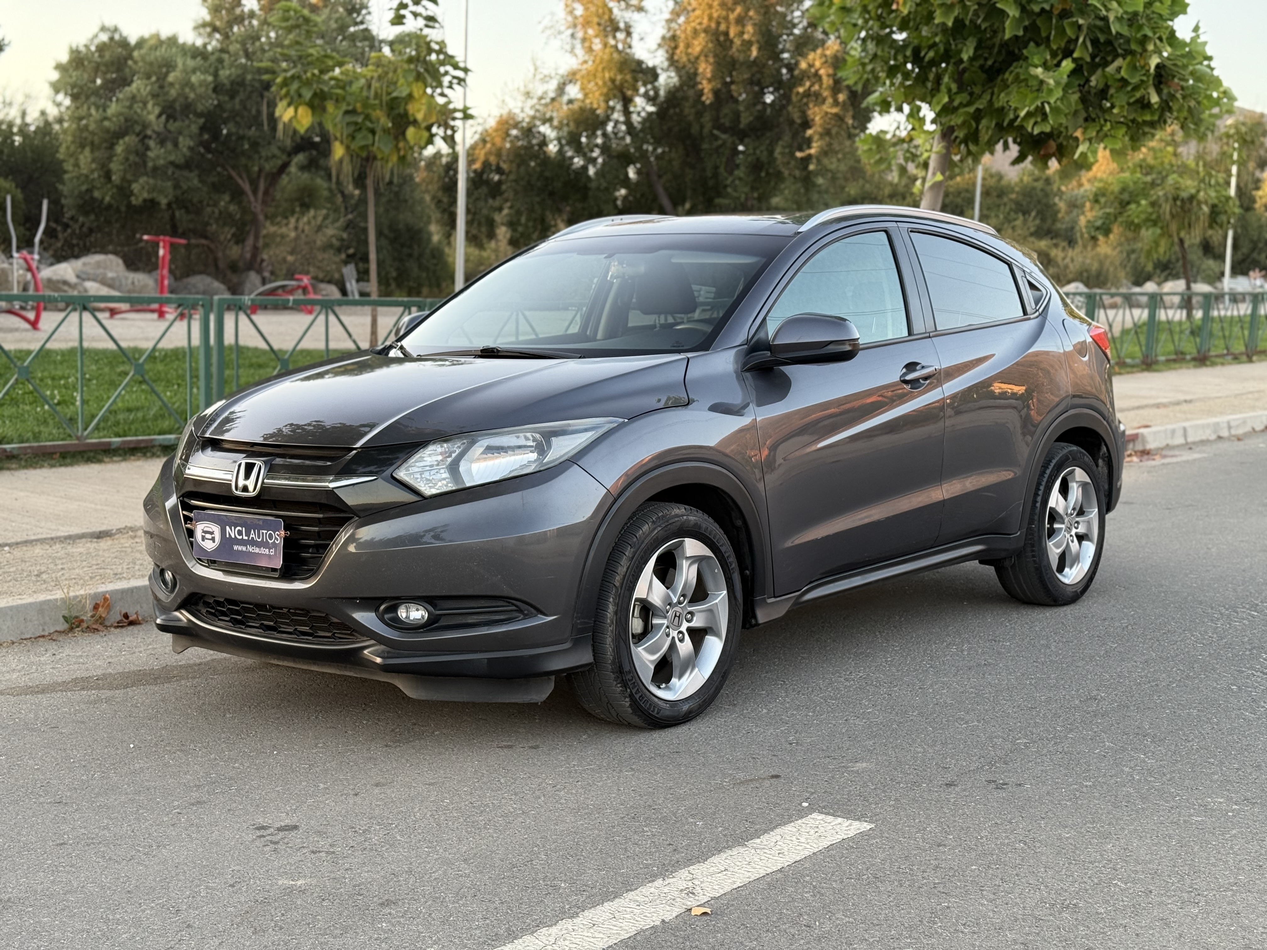 Honda HR-V EXL 1.8 2019 Gris perlado
