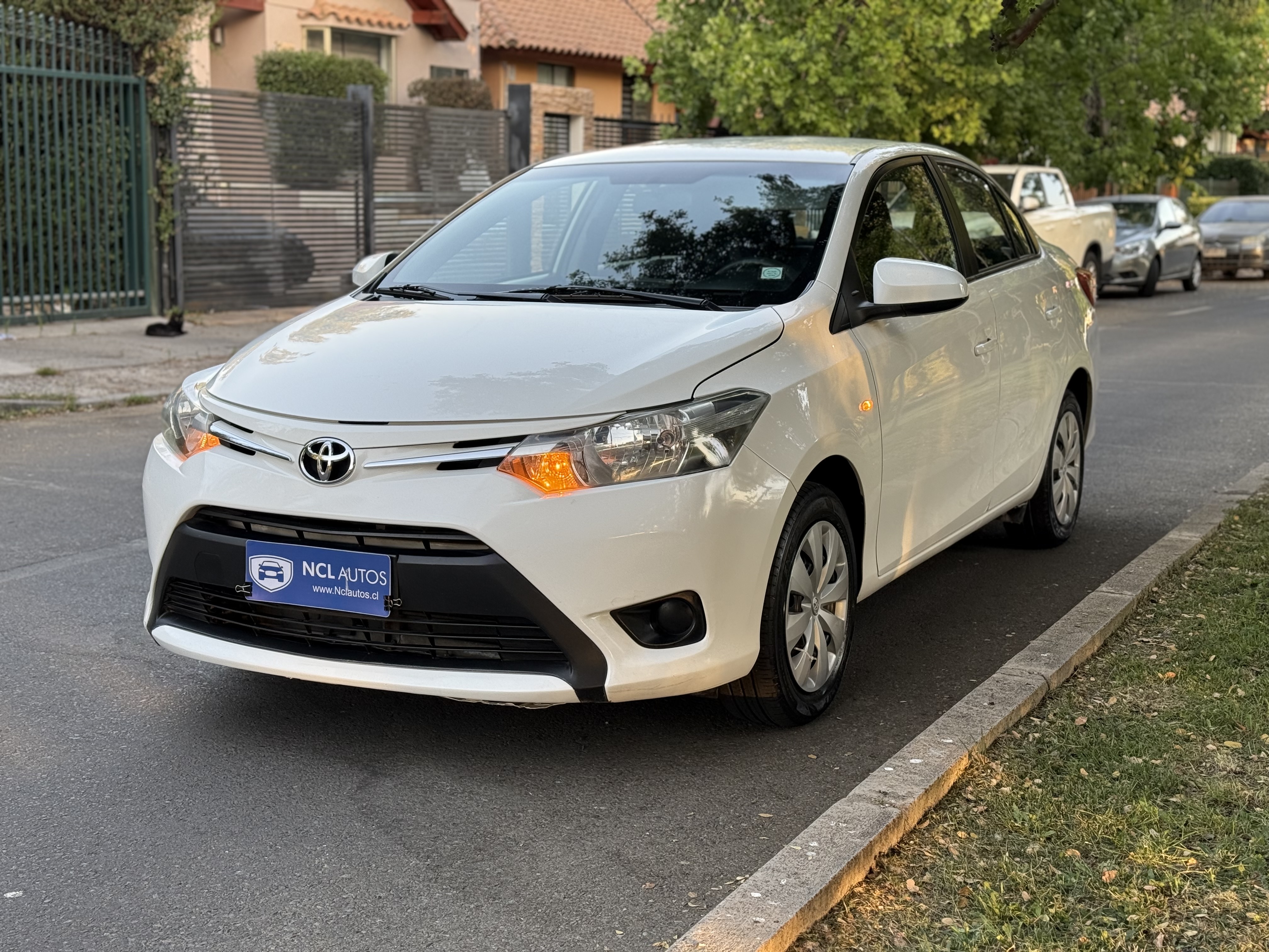 Toyota Yaris 1.5 2014 Blanco
