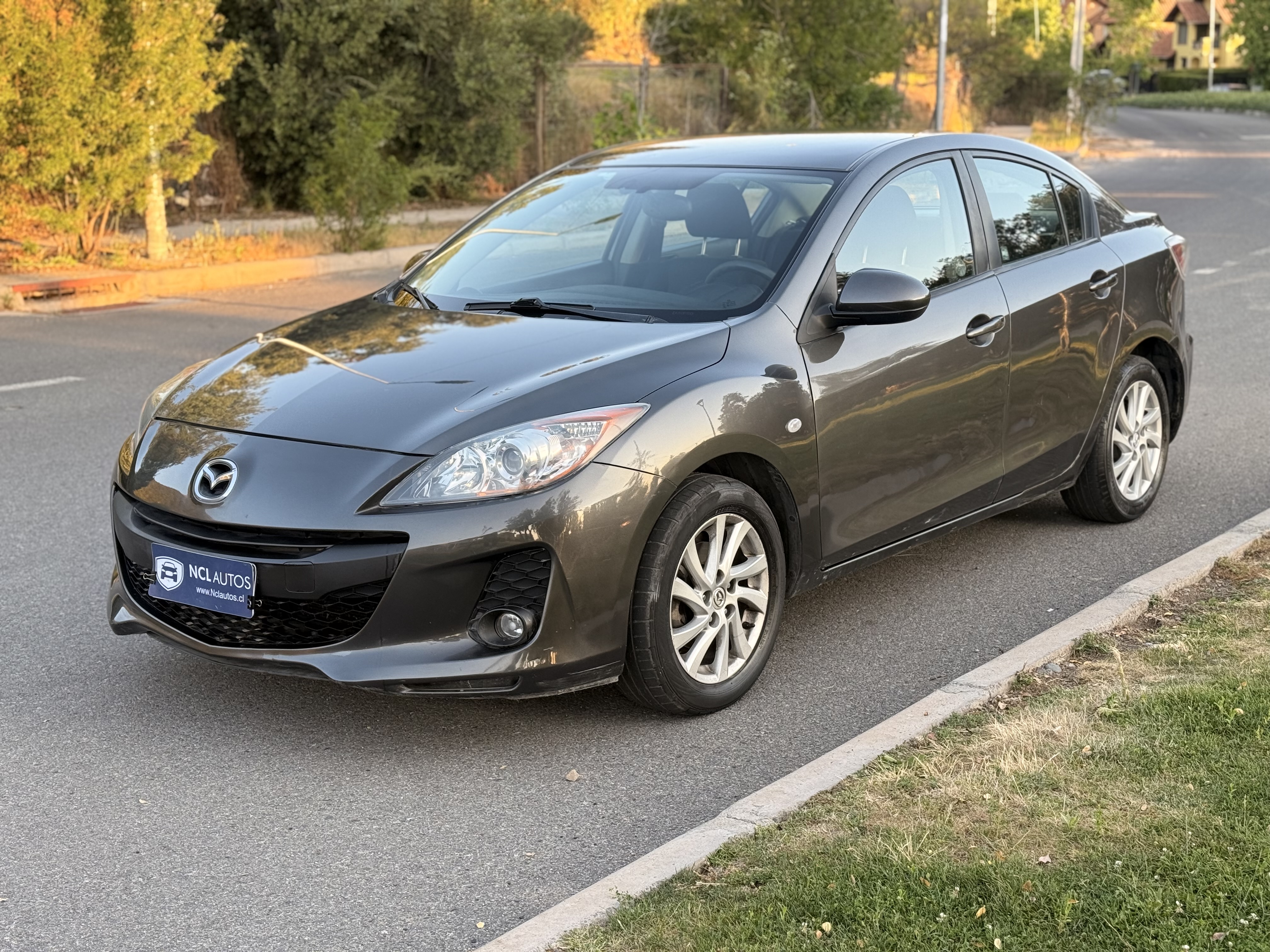 MAZDA 3  2012 Gris