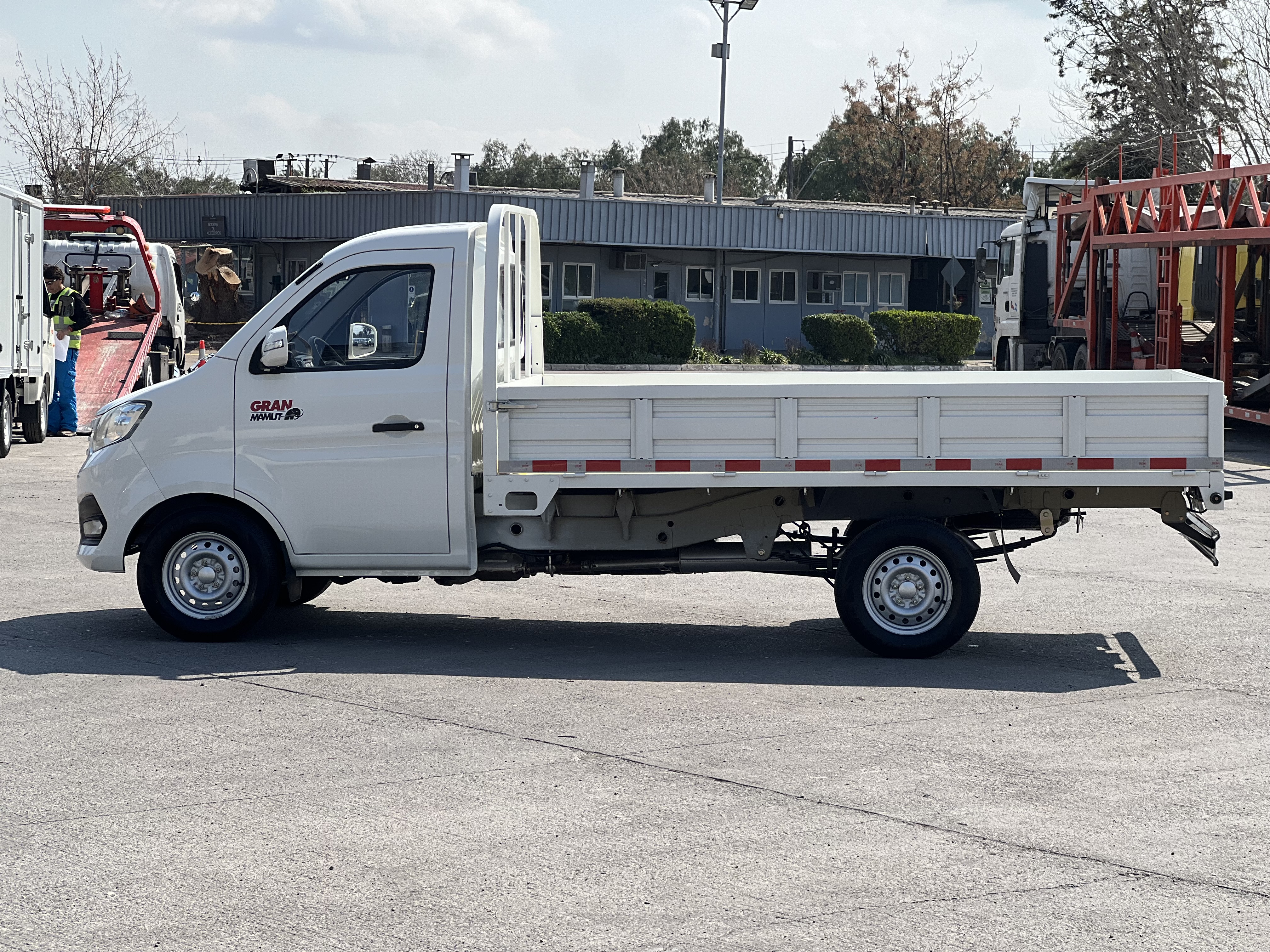 /uploads/vehicles/oQZEwmWHAJdi7wGShnnS/imagen_12.jpeg
